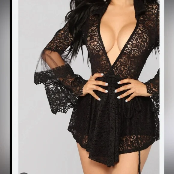 Lace romper - Picture 4 of 10